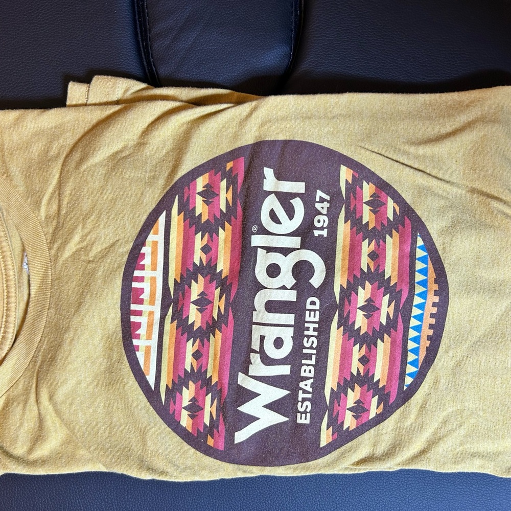 Wrangler Graphic T-Shirt in Yellow